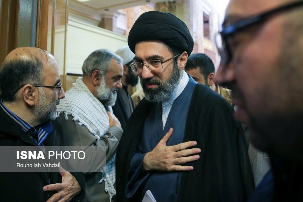 آیت الله سیدمجتبی خامنه‌ای در یک نگاه