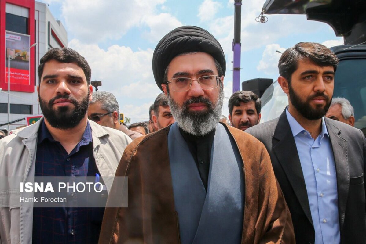آیت الله سیدمجتبی خامنه‌ای در یک نگاه
