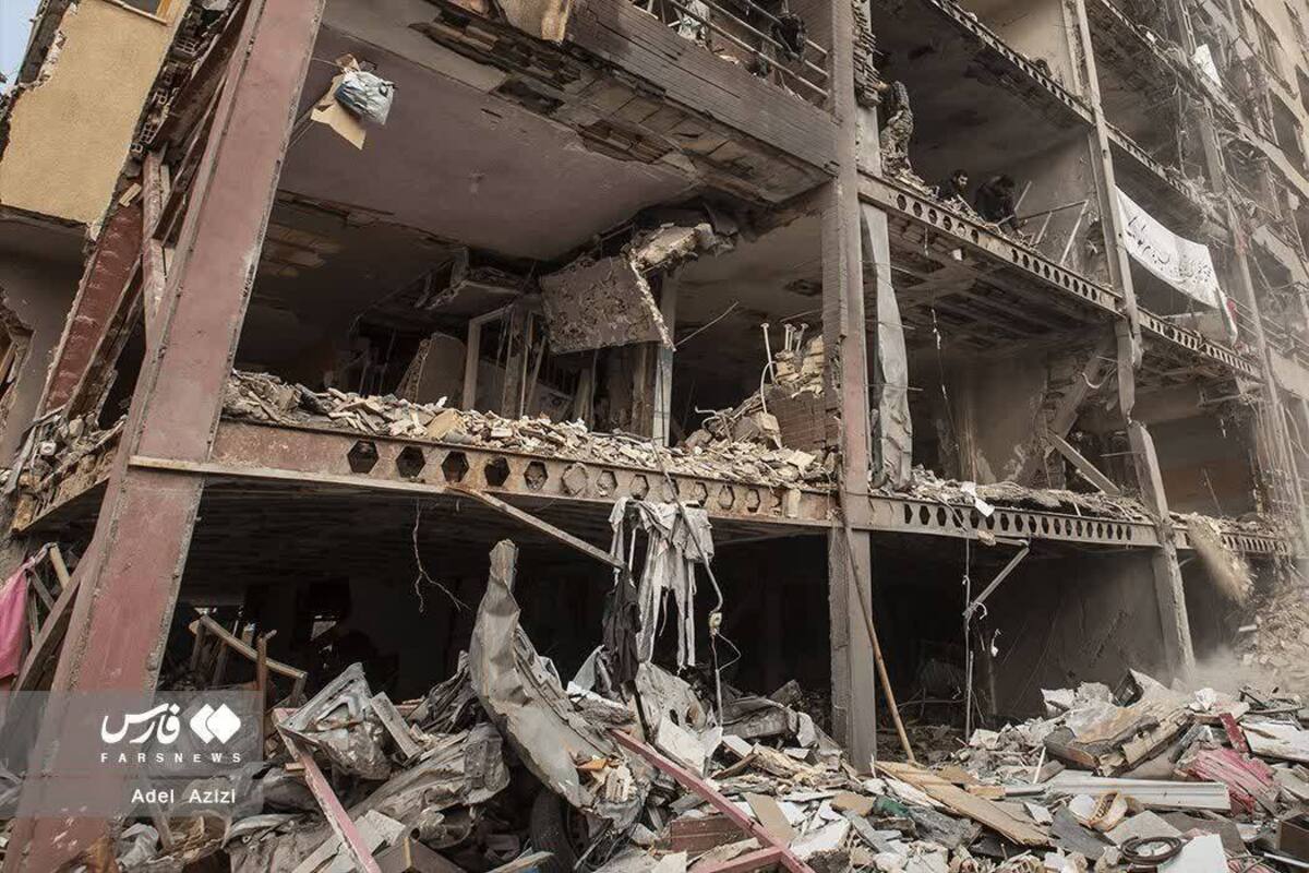 تخریب مجتمع مسکونی در اراک برای اثر حمله موشکی