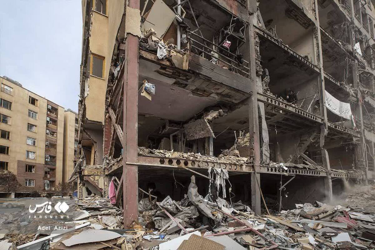 تخریب مجتمع مسکونی در اراک برای اثر حمله موشکی