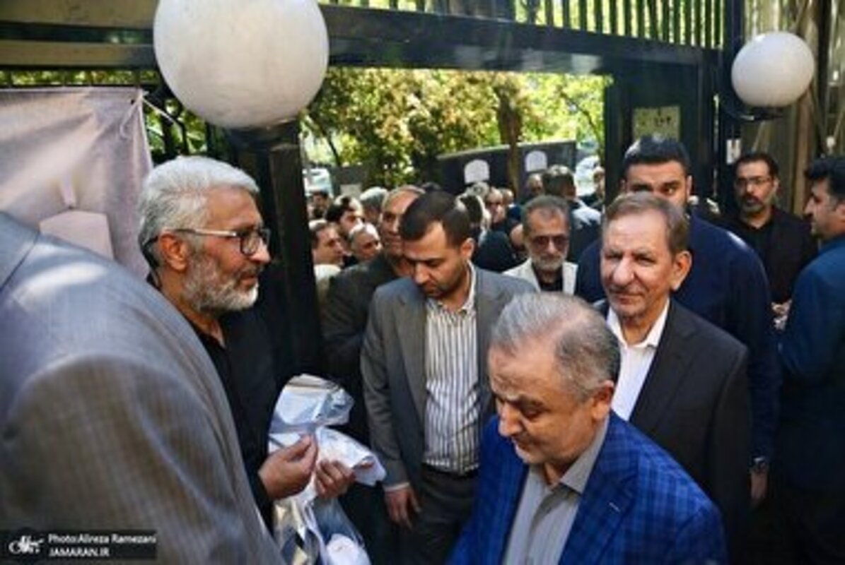  حاشیه مراسم ترحیم دکتر خرازی با حضور خاتمی و جنتی
