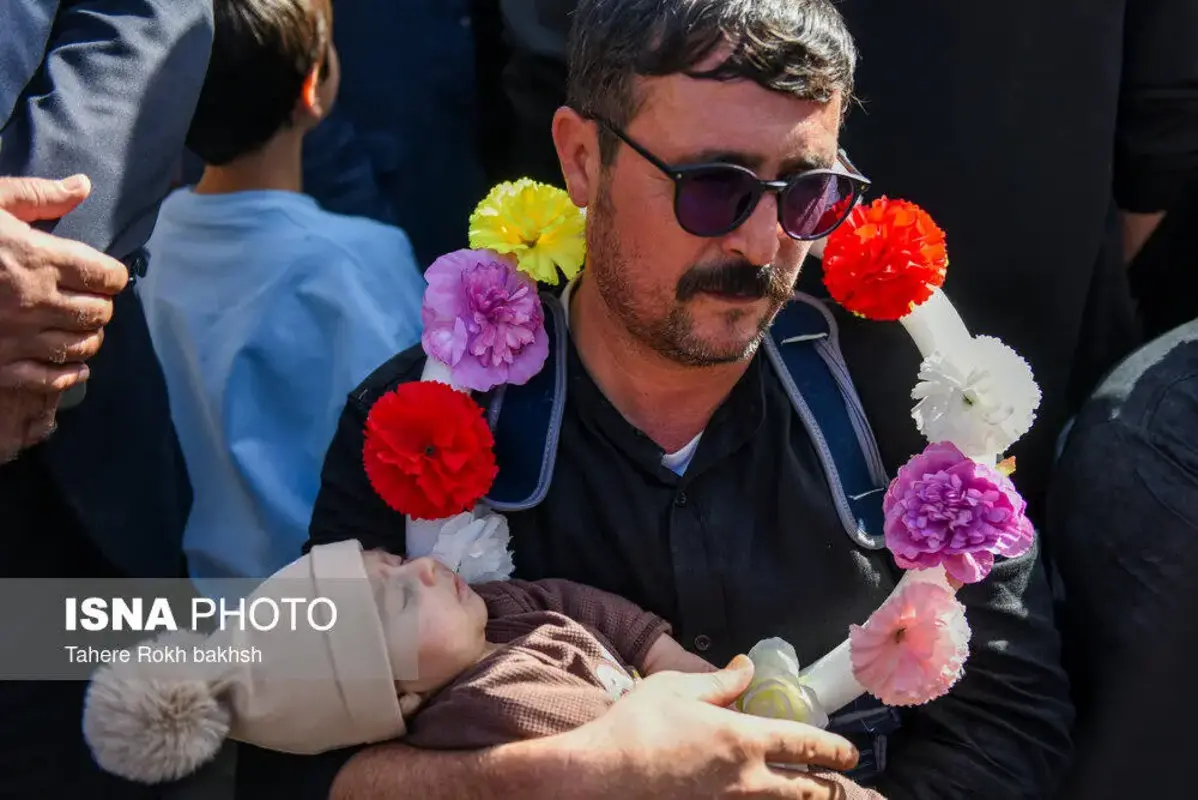 استقبال پرشور از خدمه بازمانده ناوشکن دنا در شیراز