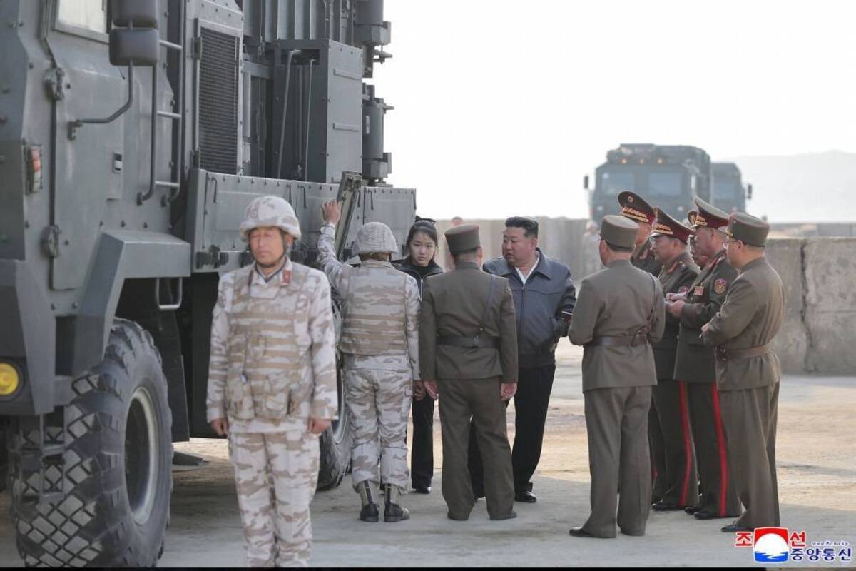 نظارت کیم و دخترش بر آزمایش موشک‌های بالستیک 