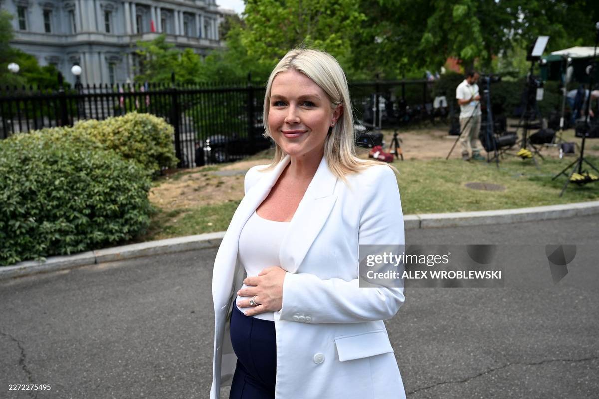 نشست خبری سخنگوی کاخ سفید پیش از زایمان 