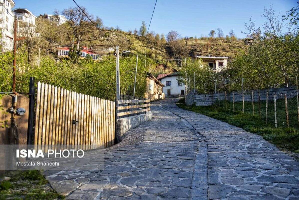روستای زیبای شانه‌تراش جایی میان مه و کوه