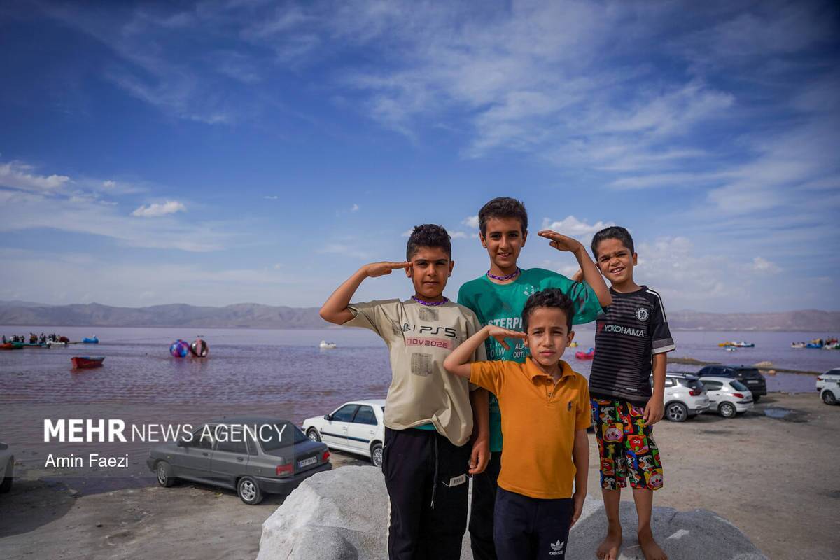 بازگشت رنگ صورتی به دریاچه مهارلو شیراز