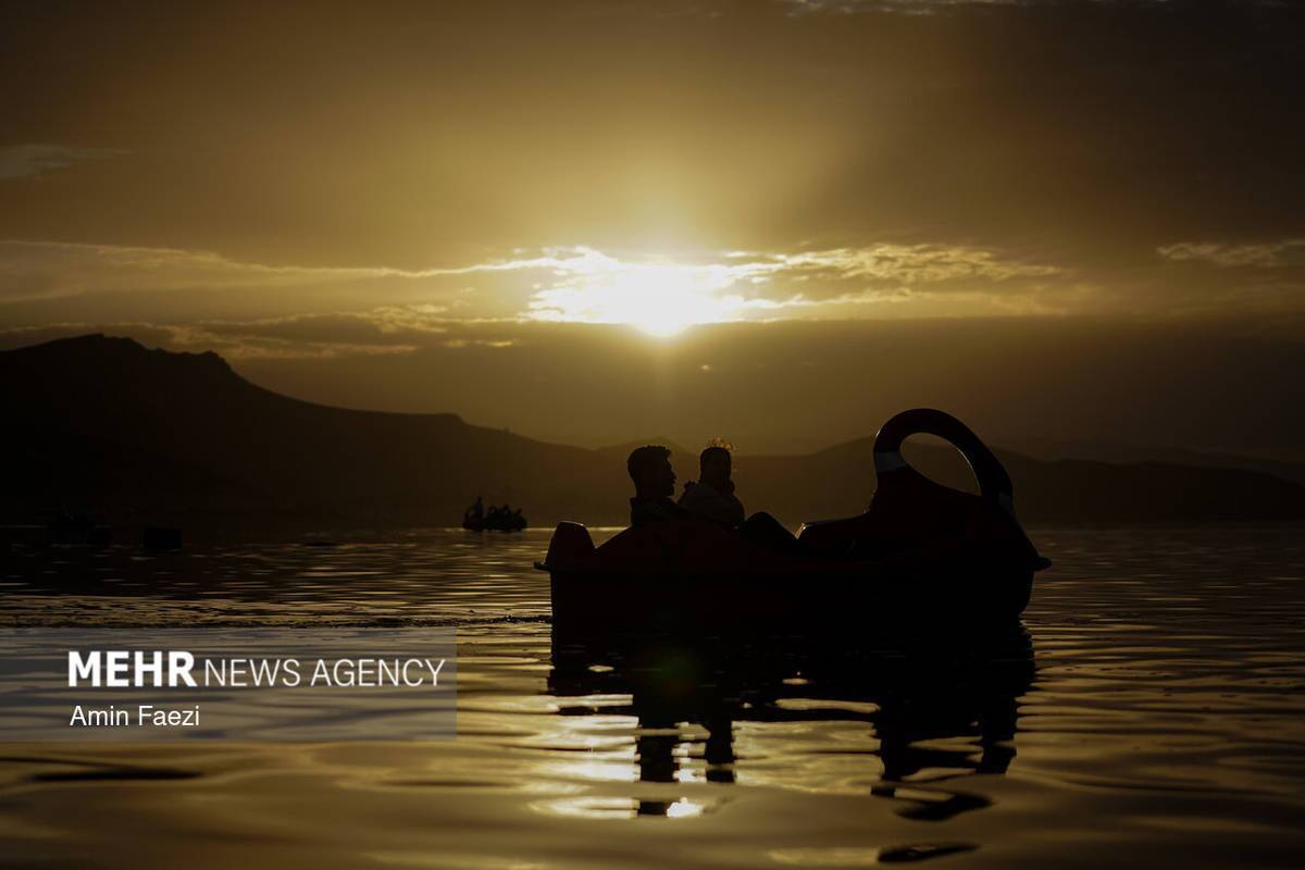 بازگشت رنگ صورتی به دریاچه مهارلو شیراز