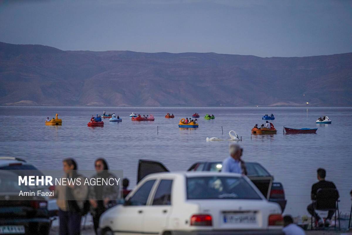 بازگشت رنگ صورتی به دریاچه مهارلو شیراز