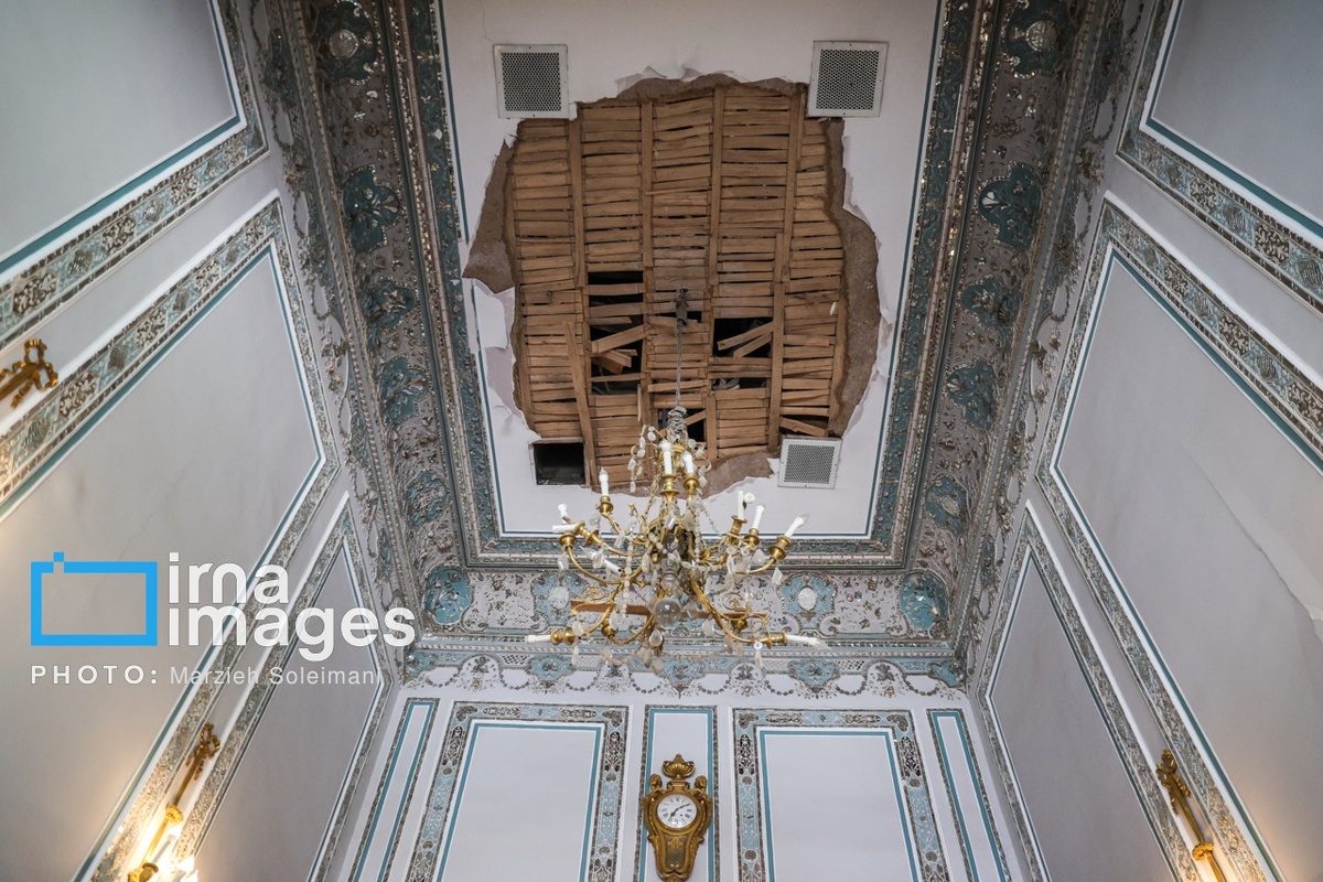  عکس/ خسارات برجا مانده بر کاخ سعدآباد در اثر جنگ