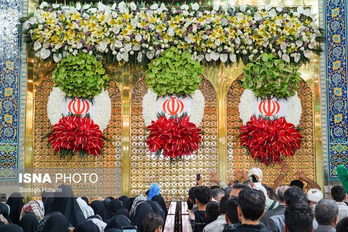 حال و هوای حرم رضوی در شب ولادت امام رضا (ع)