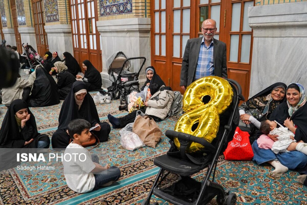 حال و هوای حرم رضوی در شب ولادت امام رضا (ع)