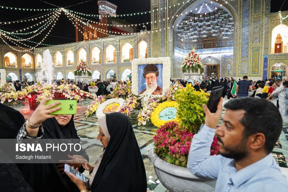 حال و هوای حرم رضوی در شب ولادت امام رضا (ع)