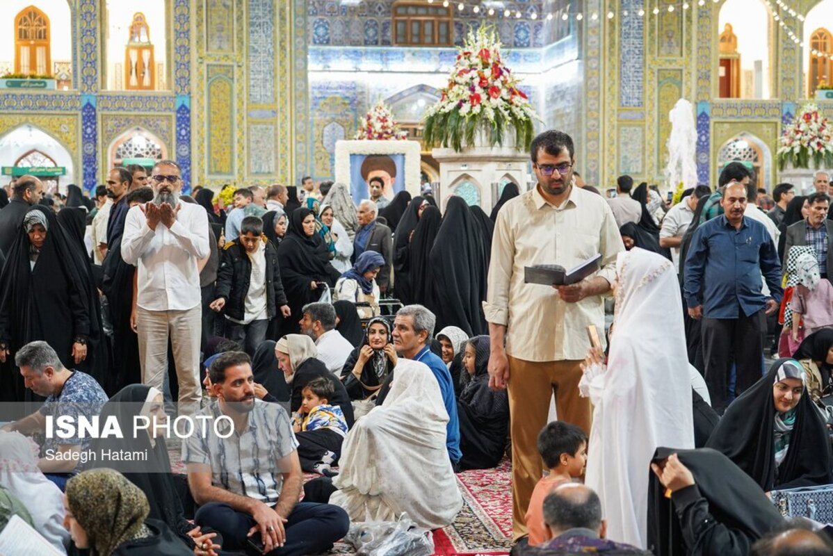 حال و هوای حرم رضوی در شب ولادت امام رضا (ع)