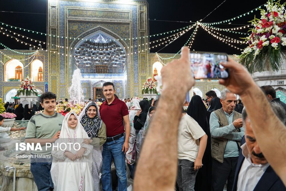 حال و هوای حرم رضوی در شب ولادت امام رضا (ع)