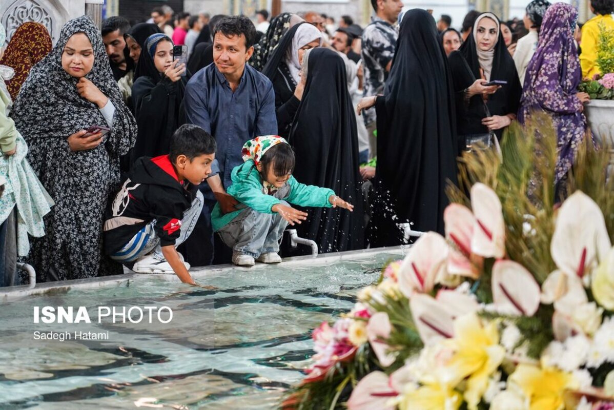 حال و هوای حرم رضوی در شب ولادت امام رضا (ع)