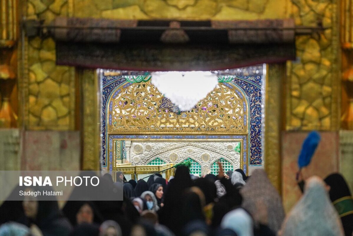 حال و هوای حرم رضوی در شب ولادت امام رضا (ع)