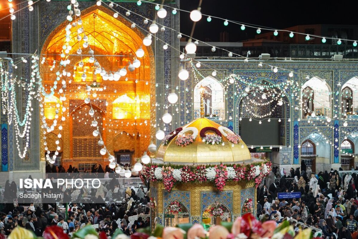 حال و هوای حرم رضوی در شب ولادت امام رضا (ع)