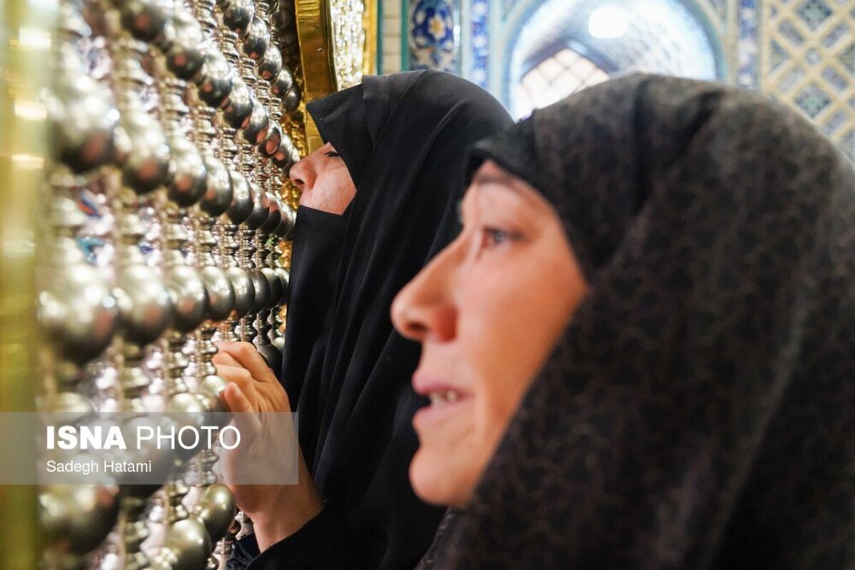 حال و هوای حرم رضوی در شب ولادت امام رضا (ع)