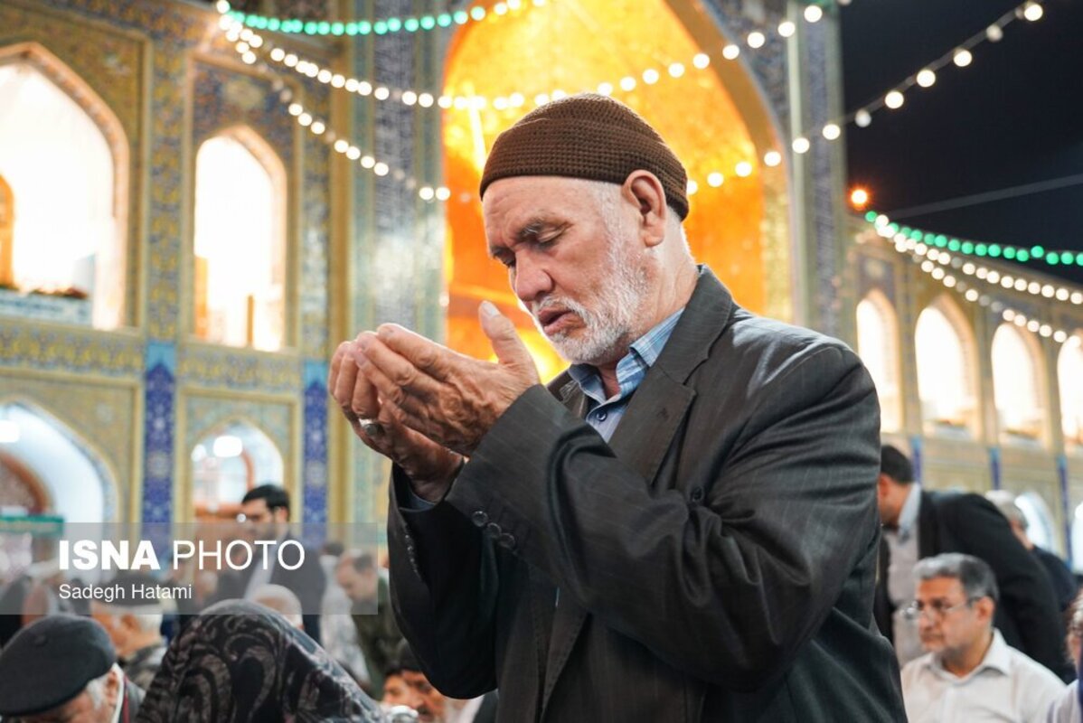 حال و هوای حرم رضوی در شب ولادت امام رضا (ع)