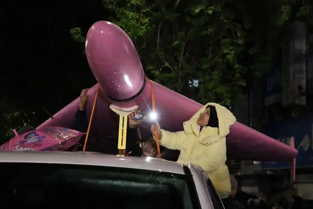  رونمایی از پهپاد شاهد ۱۳۶ آبی و صورتی 