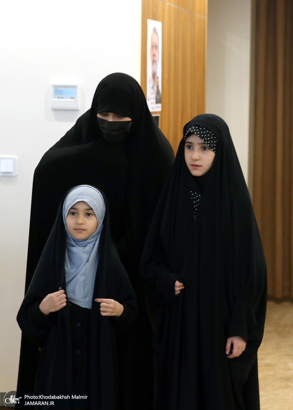 دیدار سیدحسن خمینی با خانواده علی لاریجانی