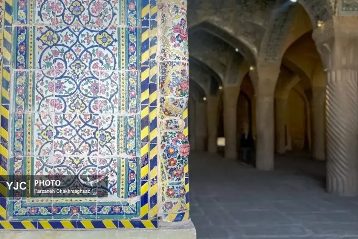 بازگشت کاشی‌های هفت‌رنگ به مسجد وکیل شیراز 