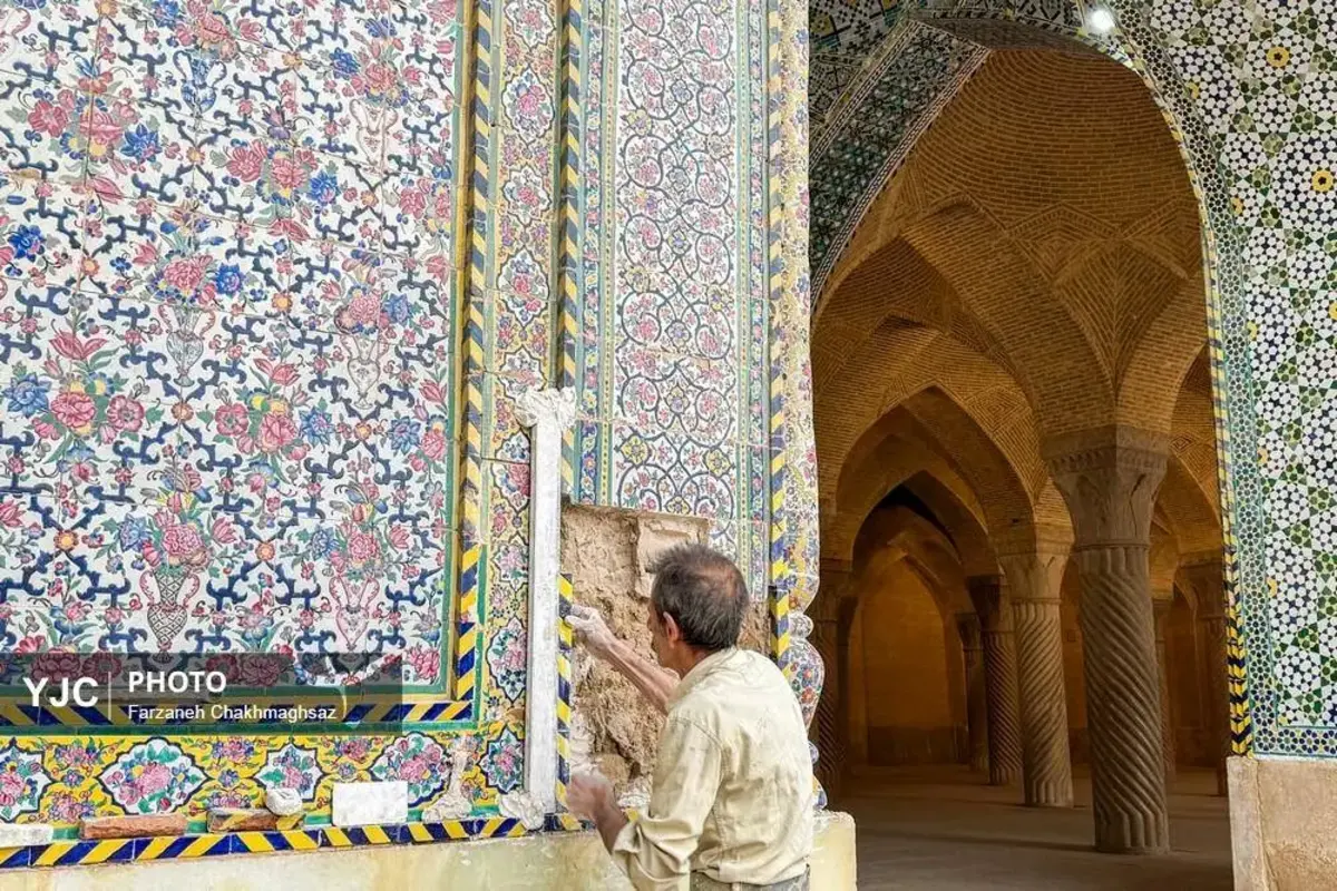 بازگشت کاشی‌های هفت‌رنگ به مسجد وکیل شیراز 