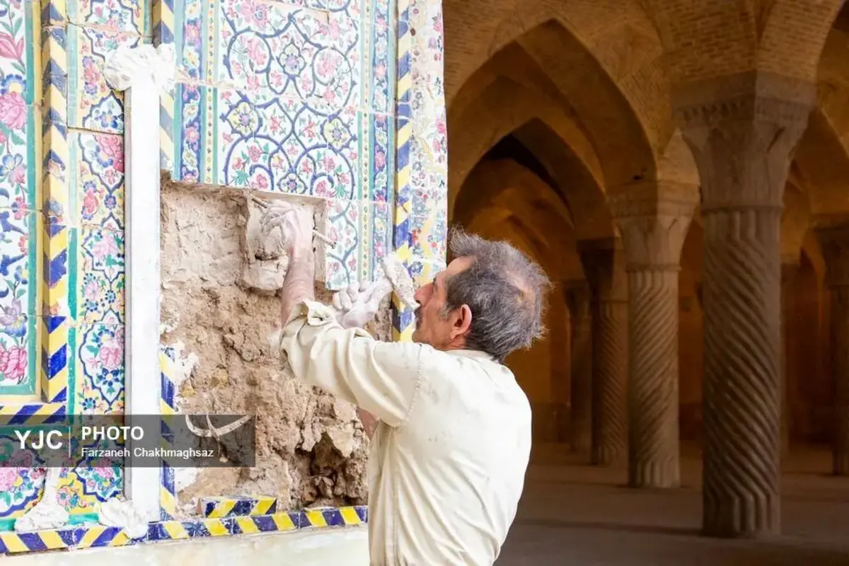 بازگشت کاشی‌های هفت‌رنگ به مسجد وکیل شیراز 