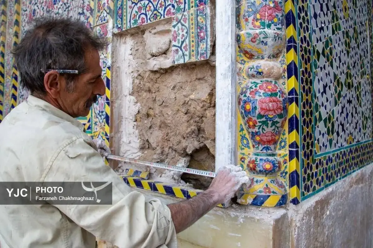 بازگشت کاشی‌های هفت‌رنگ به مسجد وکیل شیراز 