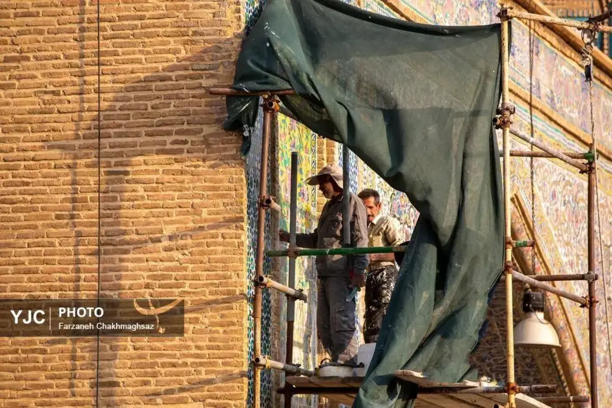 بازگشت کاشی‌های هفت‌رنگ به مسجد وکیل شیراز 