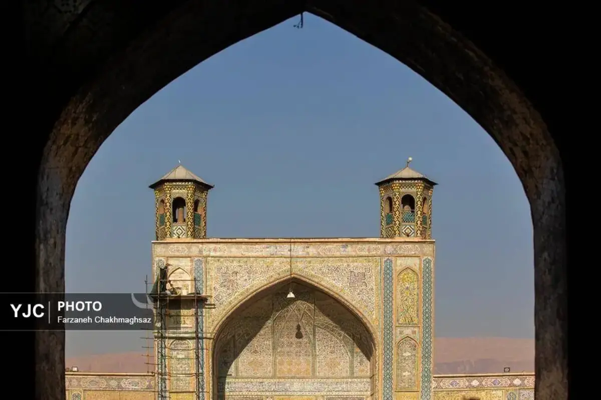 بازگشت کاشی‌های هفت‌رنگ به مسجد وکیل شیراز 