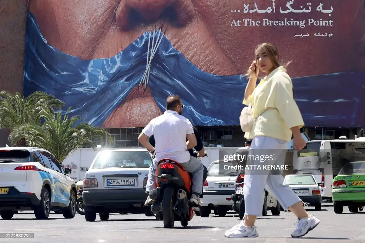 دیوارنگاری‌های ضد آمریکایی و اسرائیلی در قلب تهران