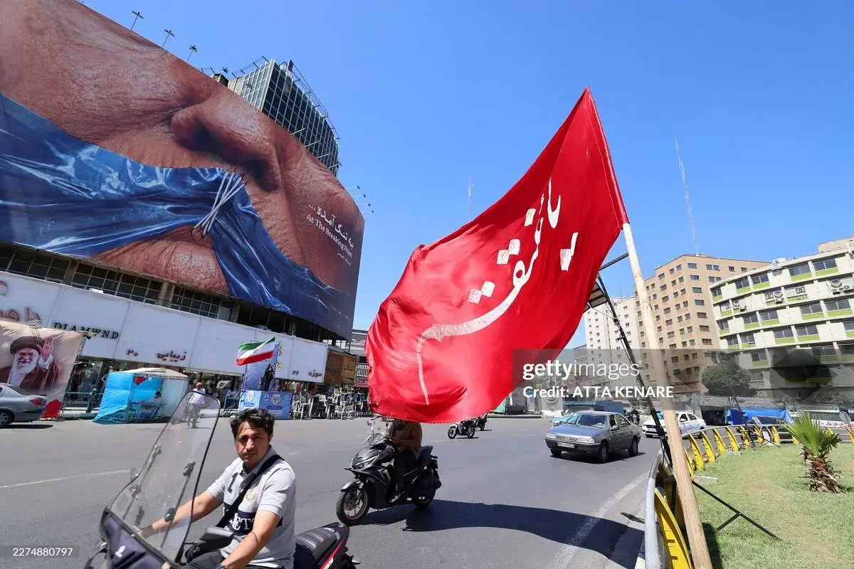 دیوارنگاری‌های ضد آمریکایی و اسرائیلی در قلب تهران