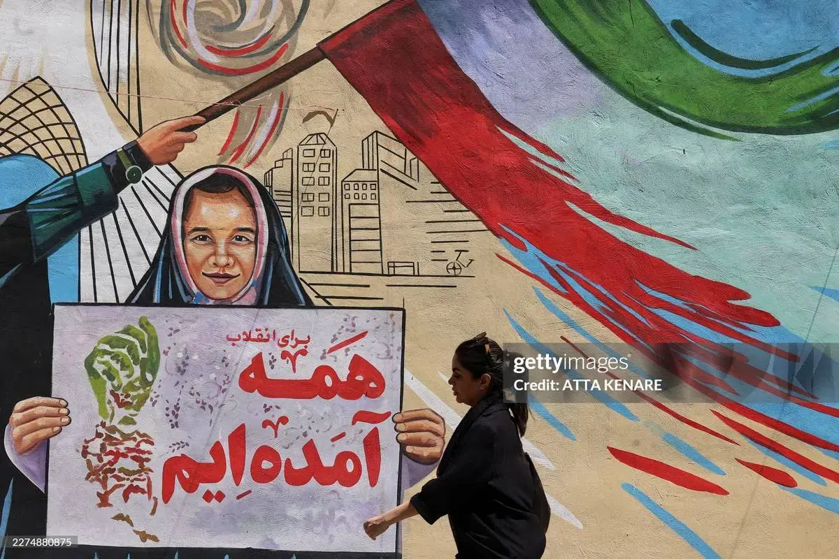دیوارنگاری‌های ضد آمریکایی و اسرائیلی در قلب تهران