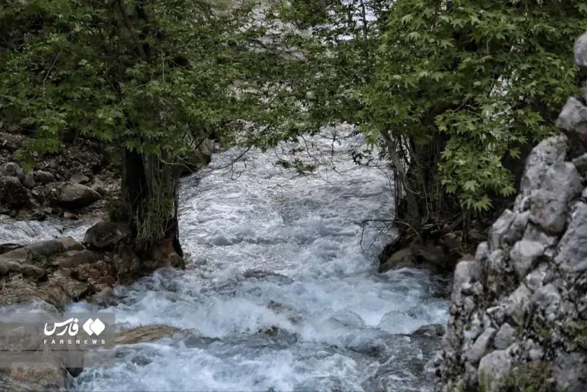 رقص چشمه‌های دروغین در دل کوهستان