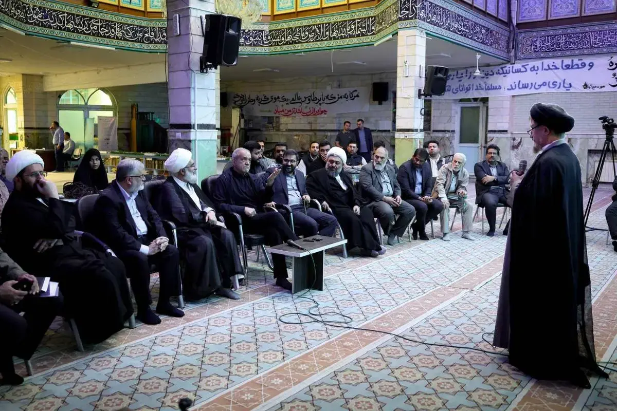 بازدید میدانی پزشکیان در یکی از مساجد تهران