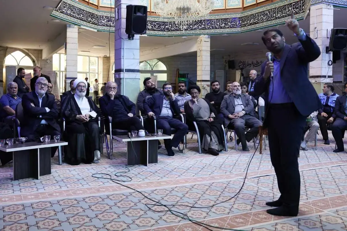 بازدید میدانی پزشکیان در یکی از مساجد تهران