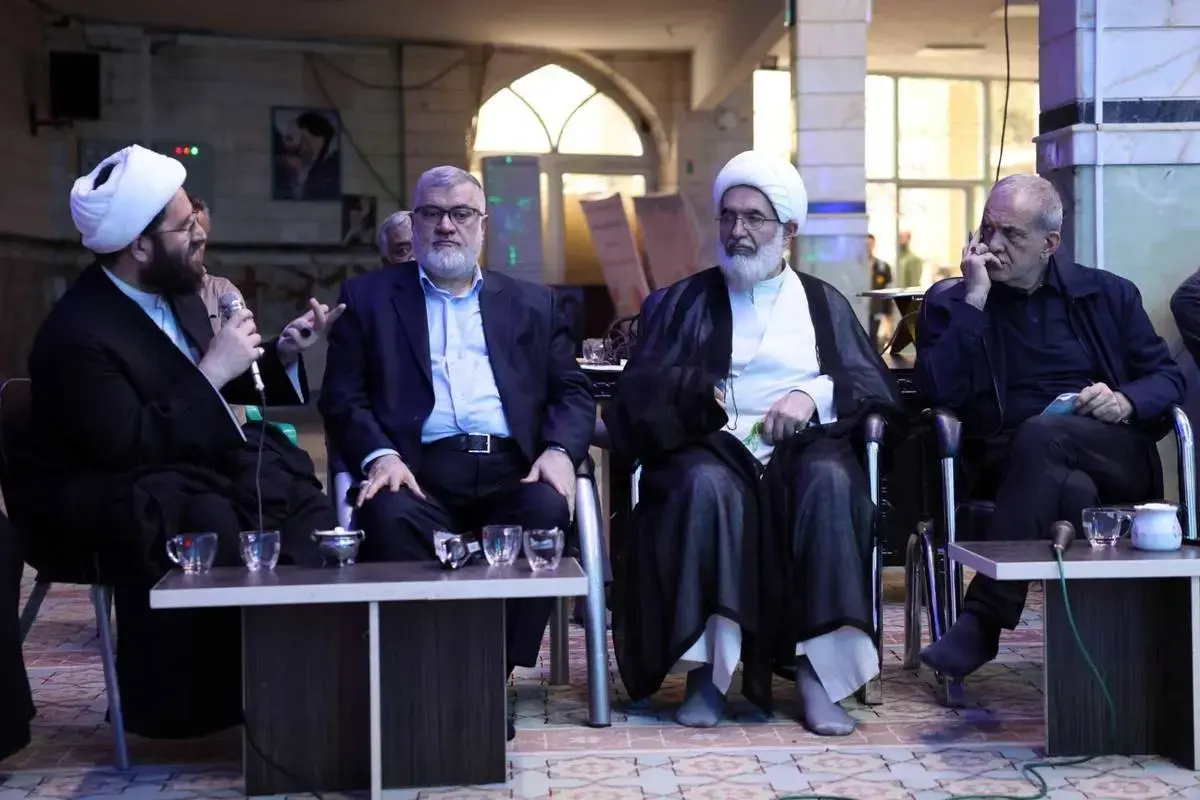بازدید میدانی پزشکیان در یکی از مساجد تهران