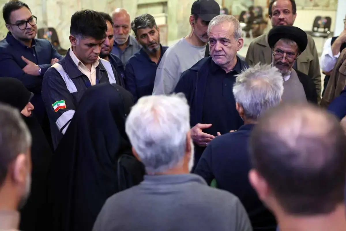 بازدید میدانی پزشکیان در یکی از مساجد تهران