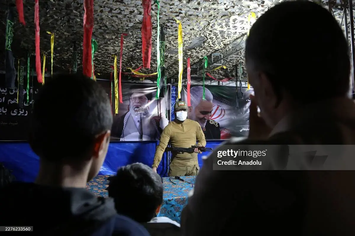  آموزش کار با تفنگ در میدان ونک تهران 