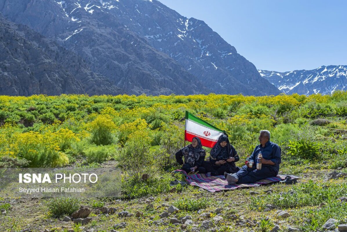 کمپ تفریحی و توریستی در دریاچه کوه گُل دنا