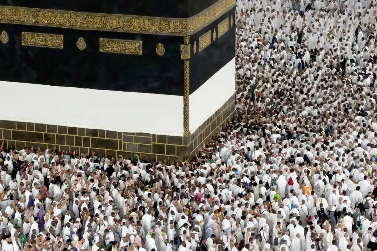  حال و هوای معنوی حاجیان در مناسک حج در مکه 