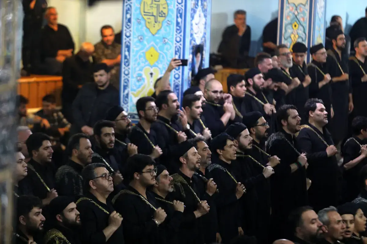 حال‌وهوای معنوی طشت‌گذاری در مسجد جامع اردبیل