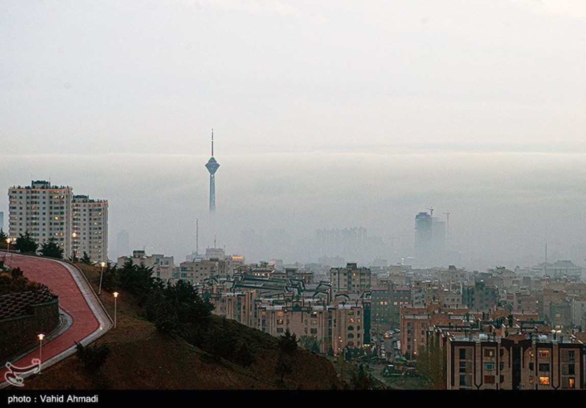 تهران در مه