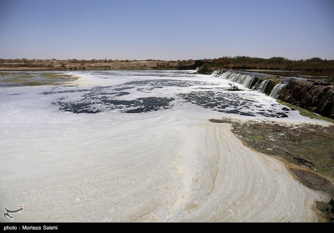 تالاب گاوخونی اصفهان 