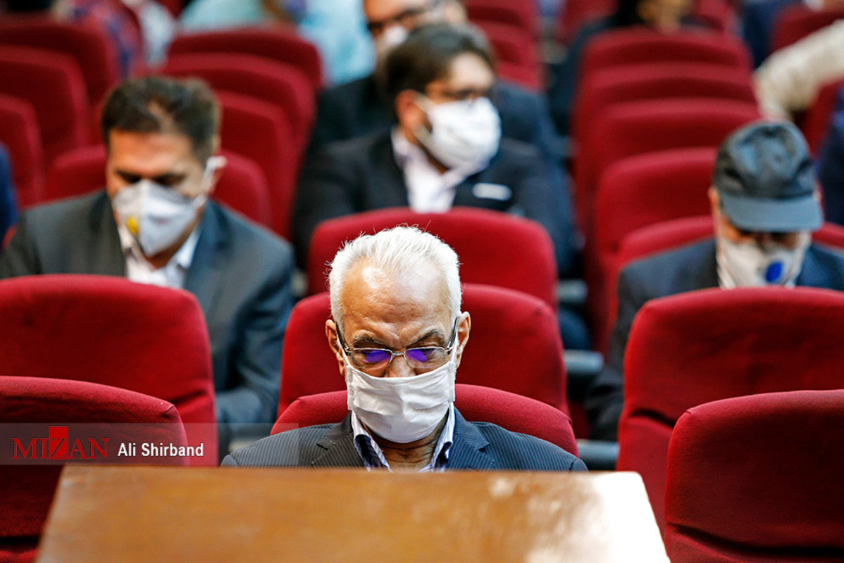  تصاویر نخستین جلسه دادگاه اکبر طبری