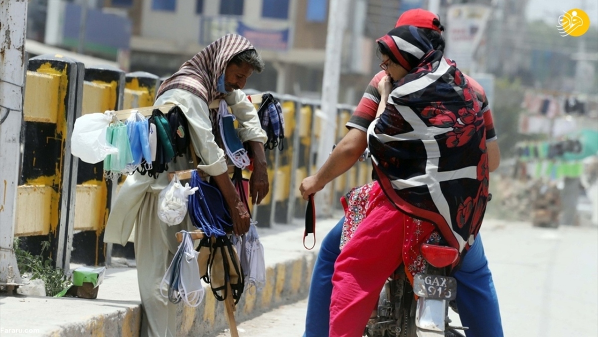 ماسک فروش‌های خیابانی در پاکستان
