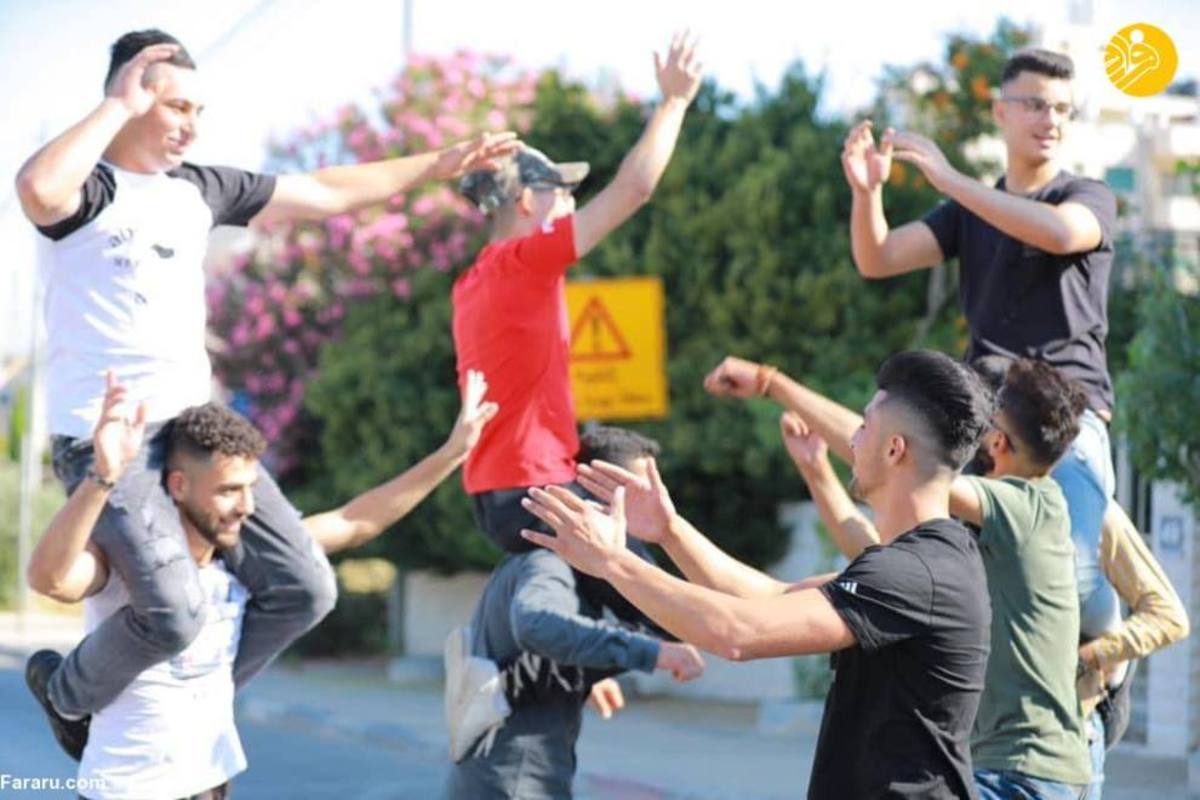 جشن خیابانی دانش آموزان فارغ التحصیل فلسطینی