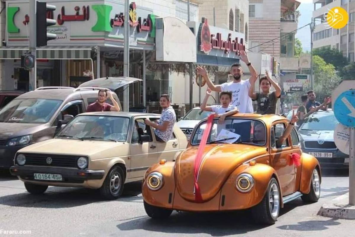 جشن خیابانی دانش آموزان فارغ التحصیل فلسطینی