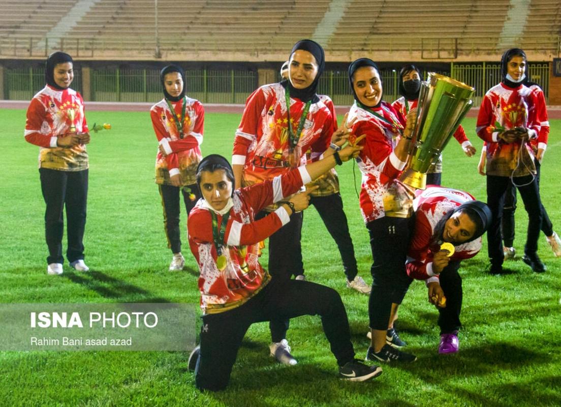 مراسم اهدای جام دوازدهمین دوره مسابقات لیگ برتر بانوان کشور